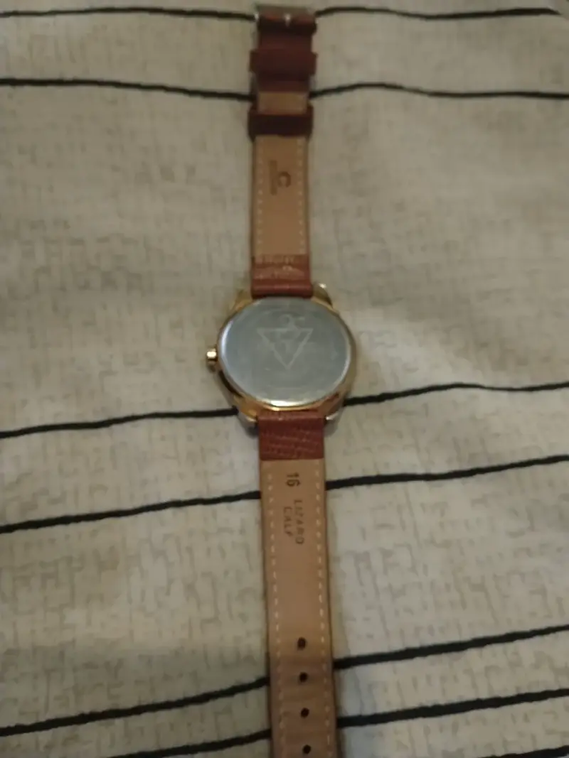 Reloj Guess para mujer con correa de cuero marrón - 6