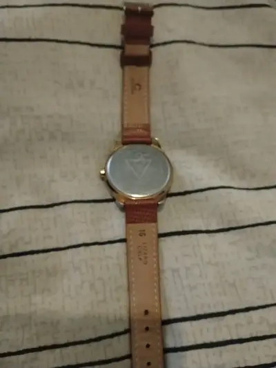 Reloj Guess para mujer con correa de cuero marrón - miniatura 6