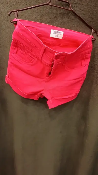 Shorts de mezclilla rojos Opposite talla 38 - miniatura 2