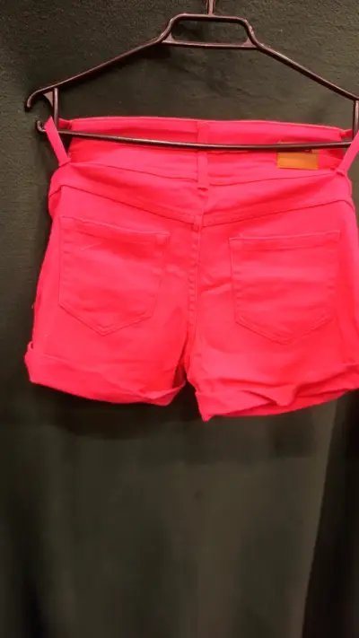 Shorts de mezclilla rojos Opposite talla 38 - miniatura 4