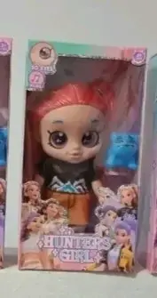Muñeca Hunter's Girl con pelo rojo y mascota - 1