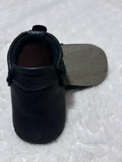 Zapatos de bebé de cuero negro - miniatura 2