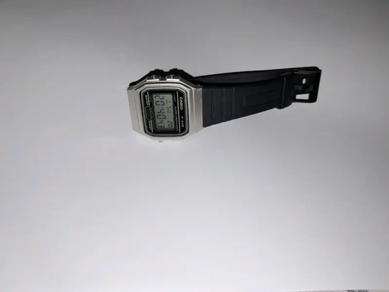 Reloj digital Casio F-91W resistente al agua - 2