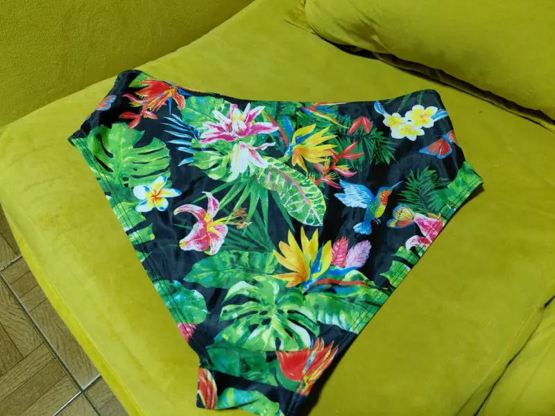 Bikini tropical estampado floral - 4