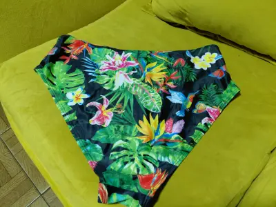 Bikini tropical estampado floral - miniatura 4