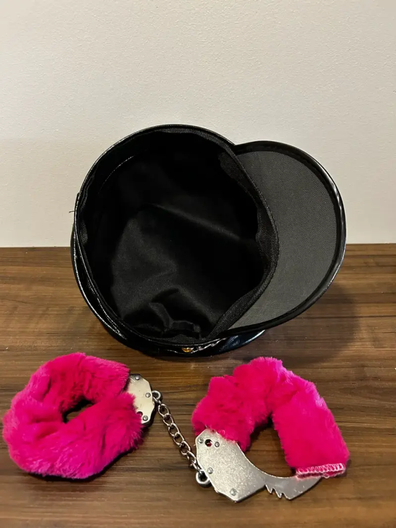 Set de disfraz de policía con esposas de peluche - 4