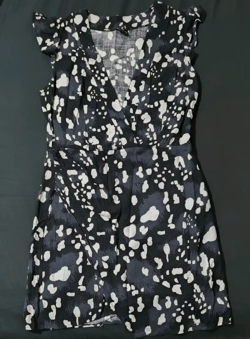 Vestido corto estampado blanco y negro - 1