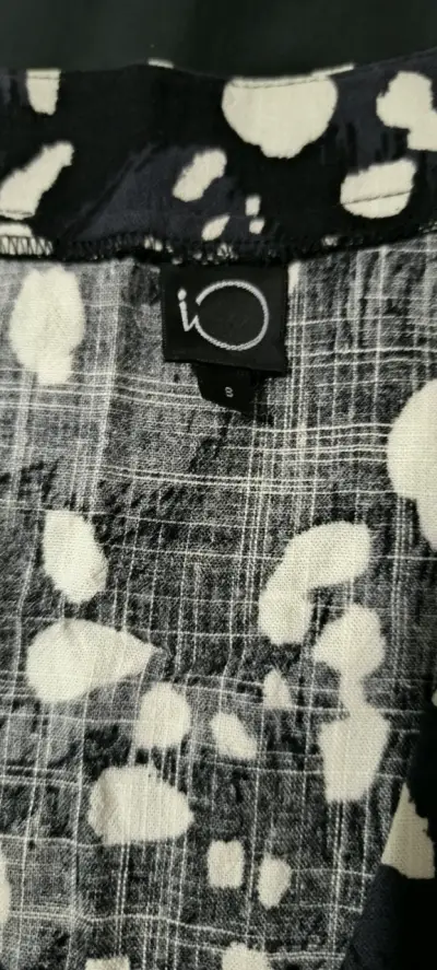 Vestido corto estampado blanco y negro - miniatura 2