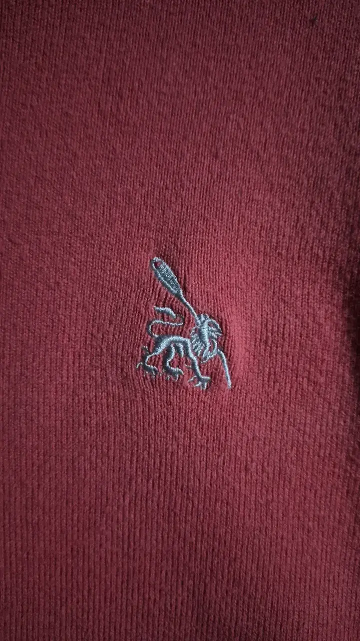 Suéter rojo University Club para hombre - 2