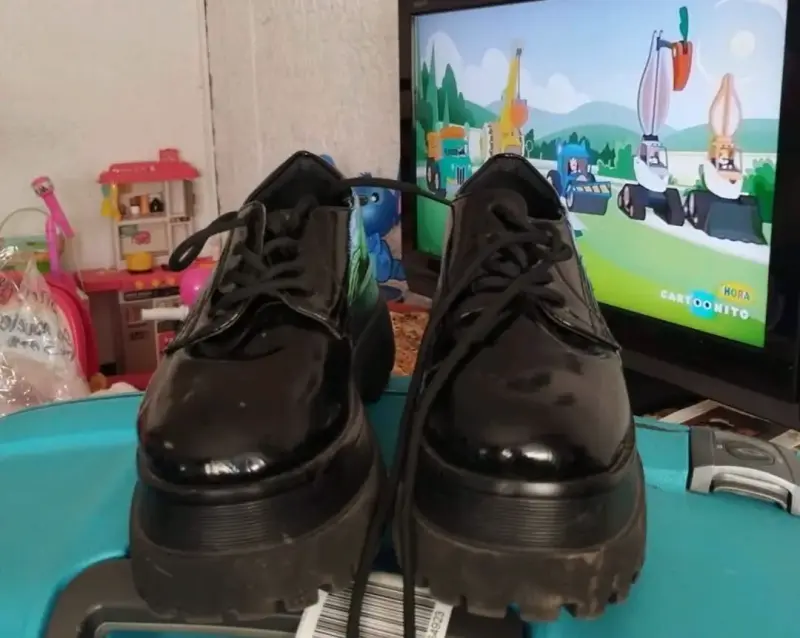 Zapatos de plataforma negros de charol para mujer - 3