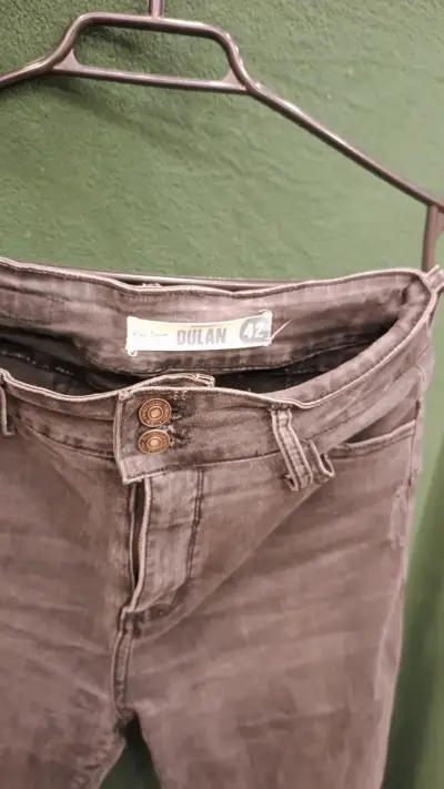 Jeans grises desgastados  talla 42 - miniatura 2