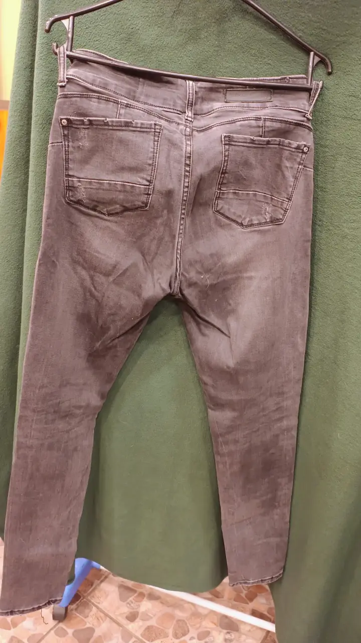 Jeans grises desgastados  talla 42 - 3