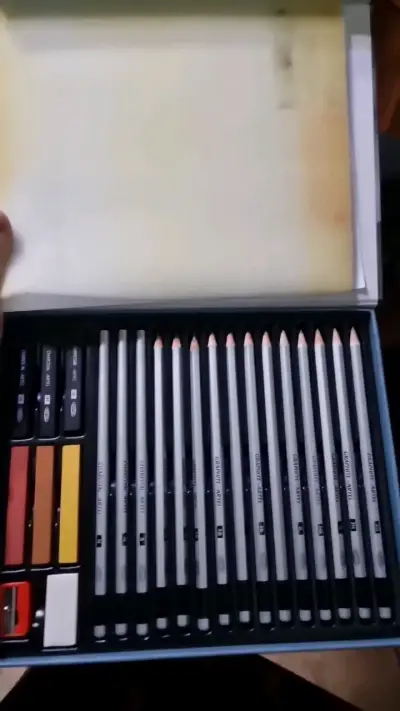 Set de lápices de dibujo Artel con accesorios - miniatura 1