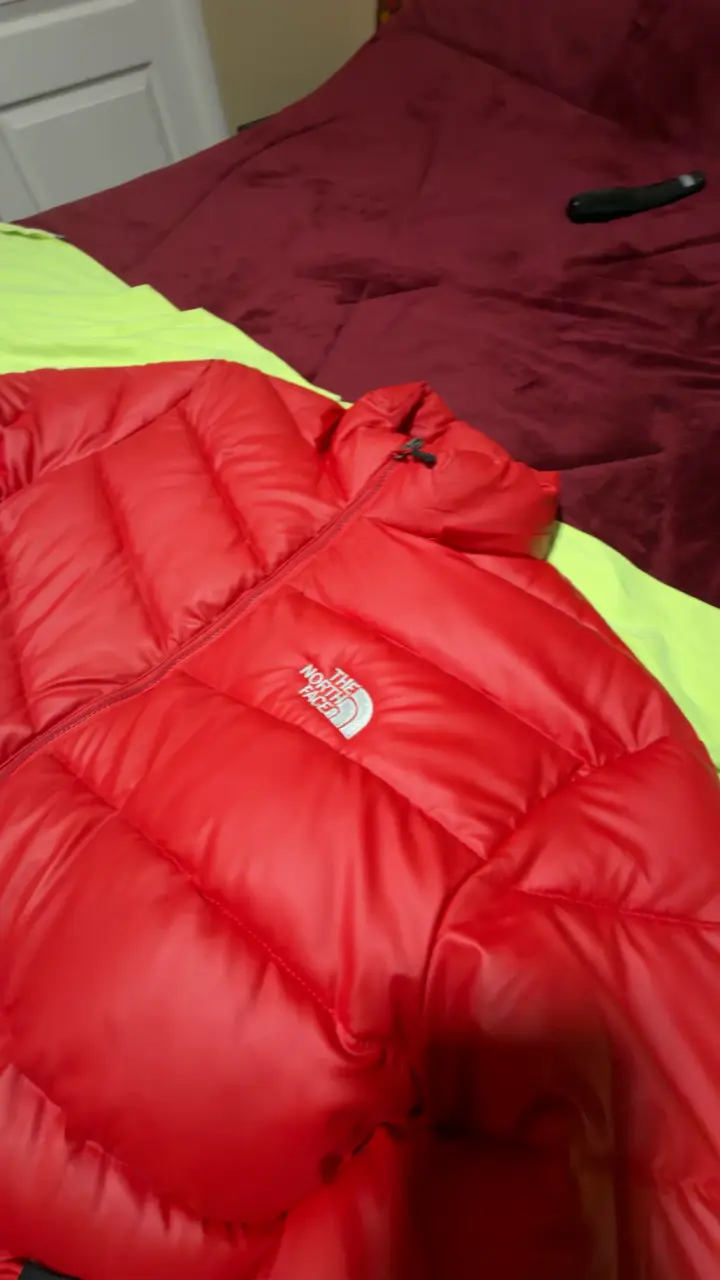 Chaqueta acolchada roja The North Face (copia) - 2