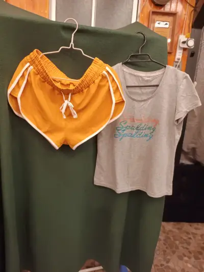 Conjunto deportivo Spalding gris y amarillo - miniatura 1