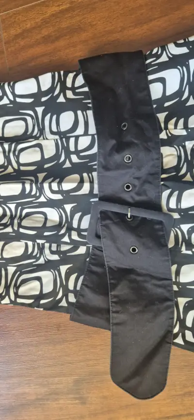 Vestido strapless con cinturón negro y blanco - miniatura 4
