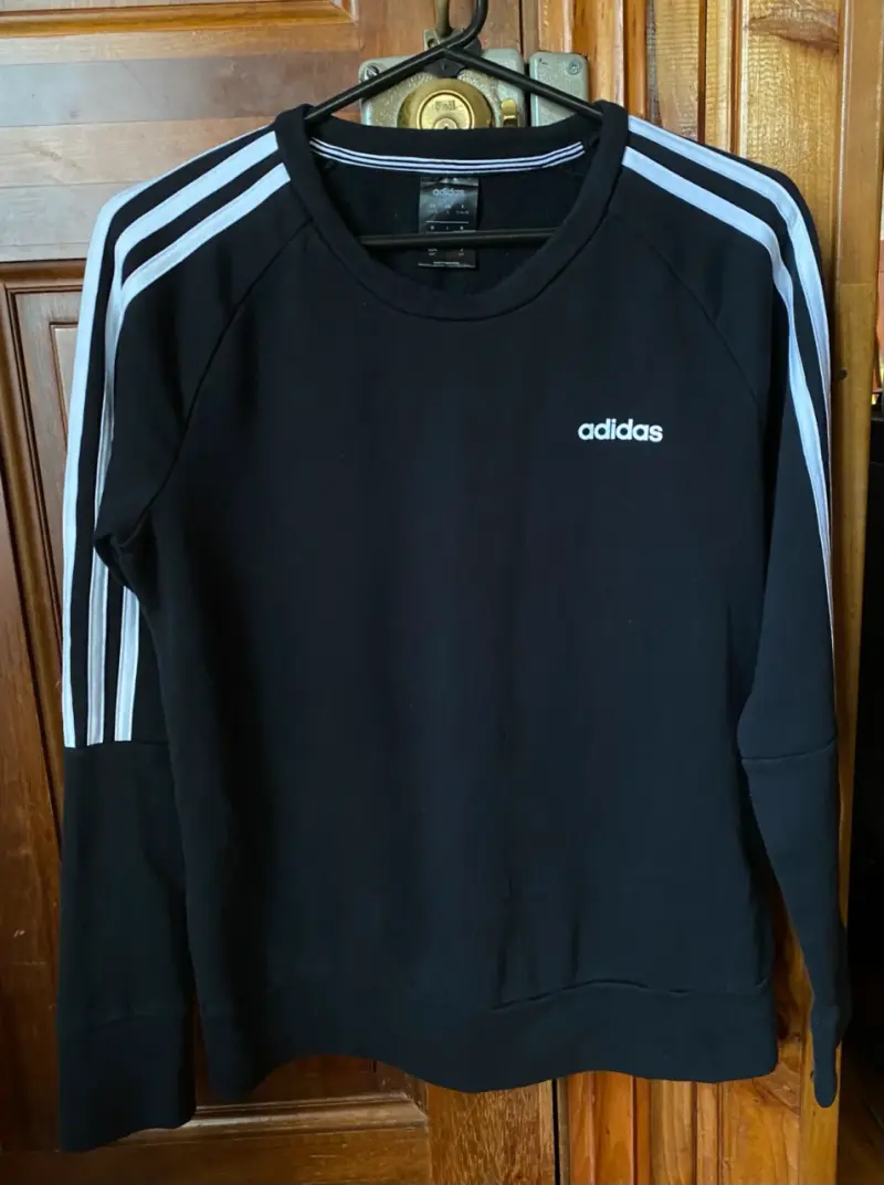 Polerón negro Adidas, talla S - 1