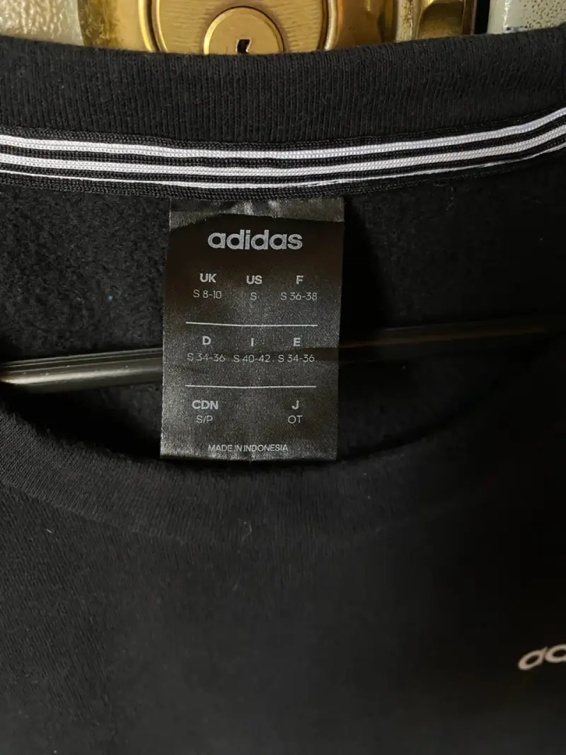 Polerón negro Adidas, talla S - 2
