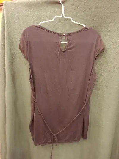 Blusa negra con bordado étnico - miniatura 4