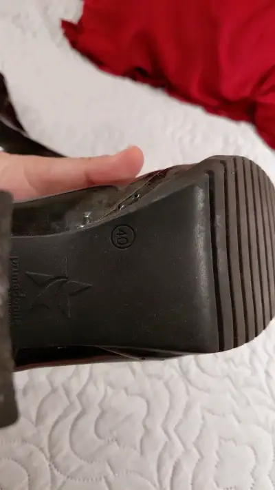 Botines de charol negro con tacón alto - miniatura 4