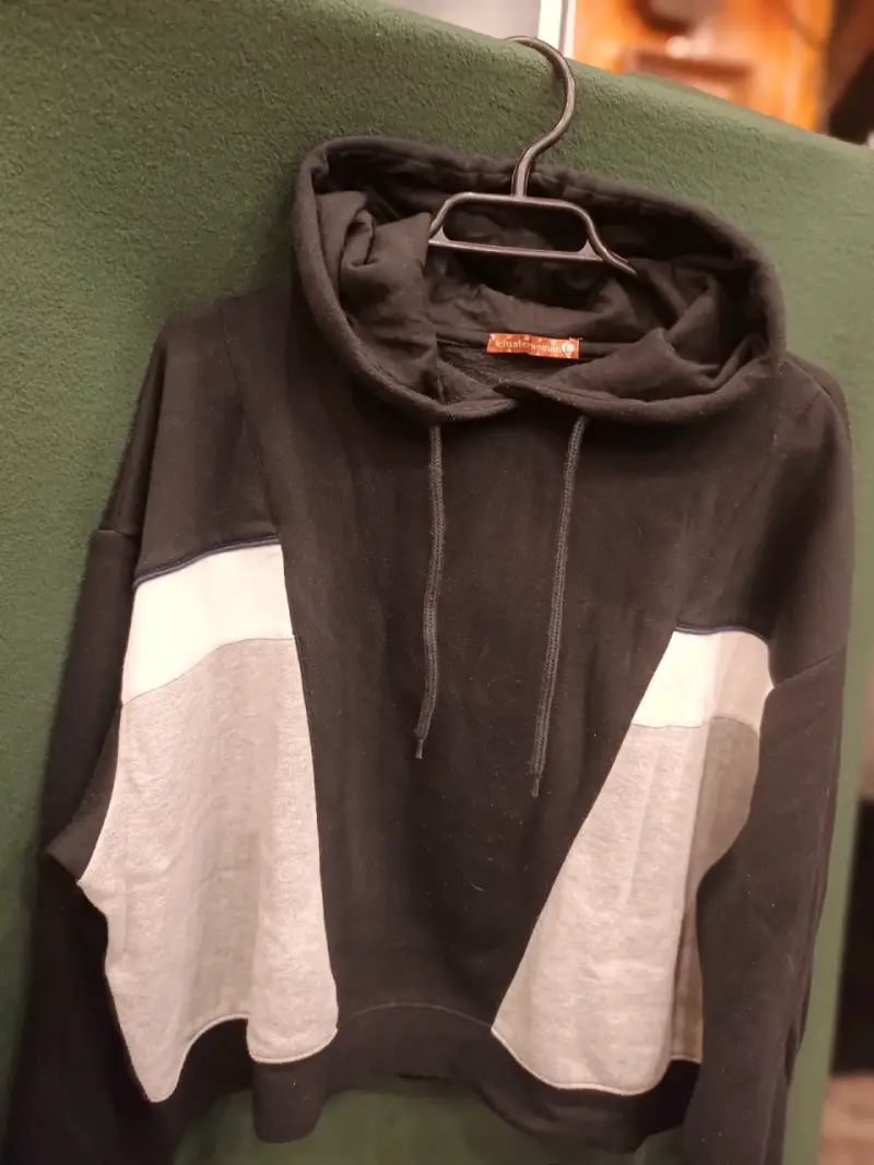 Polerón con capucha negro y gris para mujer - 2