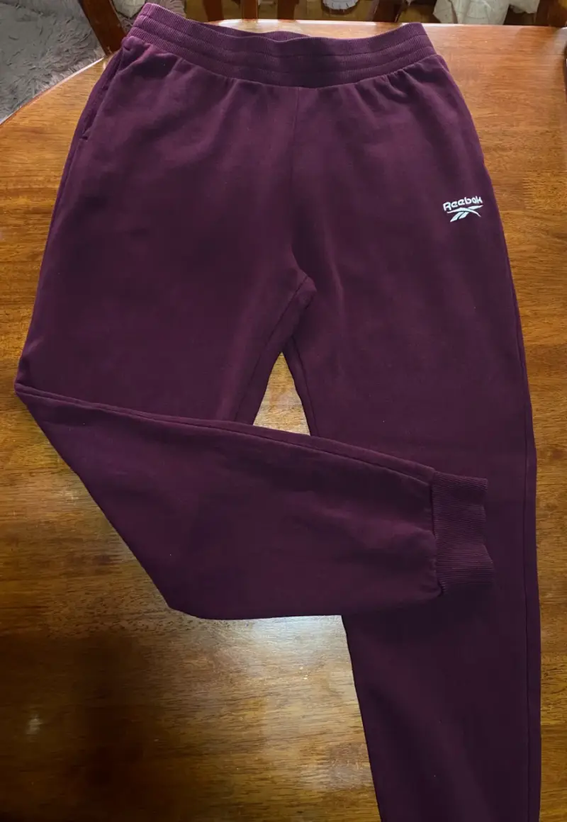 Pantalón de buzo deportivo Reebok, talla M - 1