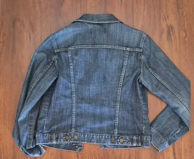 Chaqueta de mezclilla azul para mujer - miniatura 4
