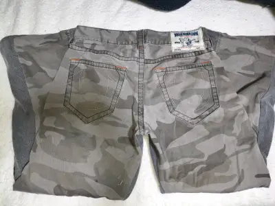 Pantalones camuflados True Religion para hombre - miniatura 3