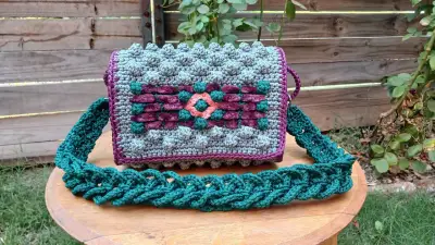 Cartera tejida a crochet multicolor - miniatura 2