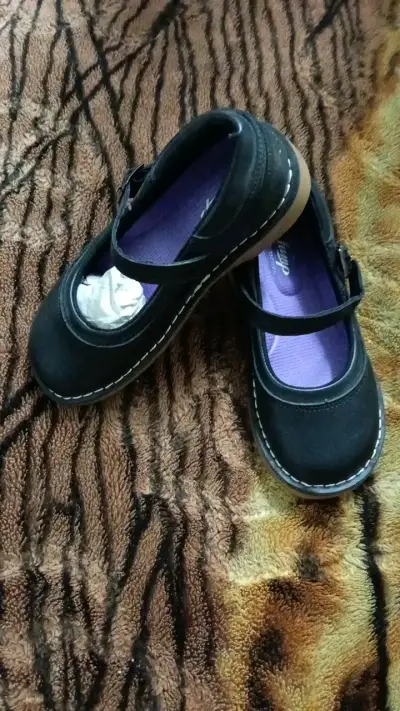 Zapatos escolares negros para niña marca Jump - miniatura 2