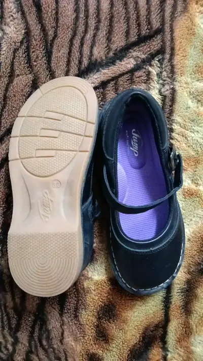 Zapatos escolares negros para niña marca Jump - miniatura 3