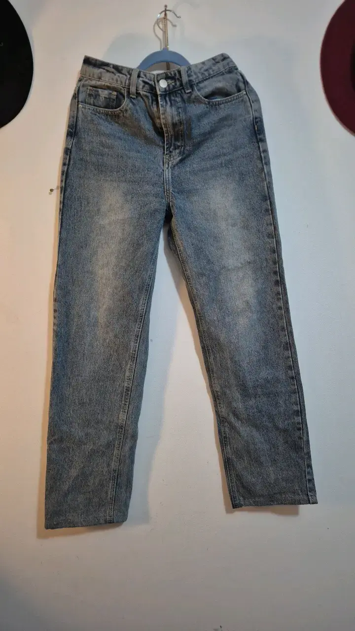 Jeans de mezclilla azul desgastado para mujer - 1