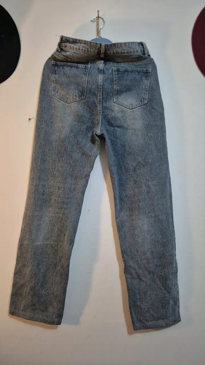Jeans de mezclilla azul desgastado para mujer - 2