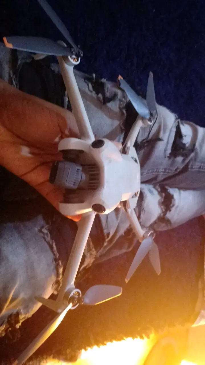 Drone compacto con cámara y estabilizador - 3