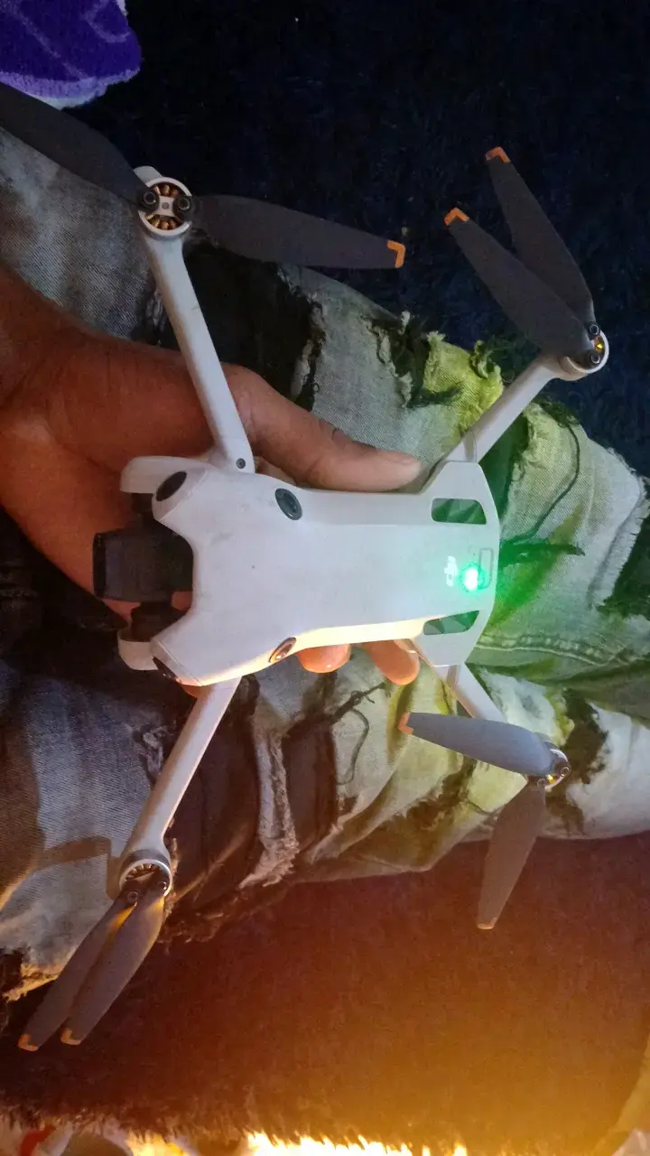 Drone compacto con cámara y estabilizador - 5