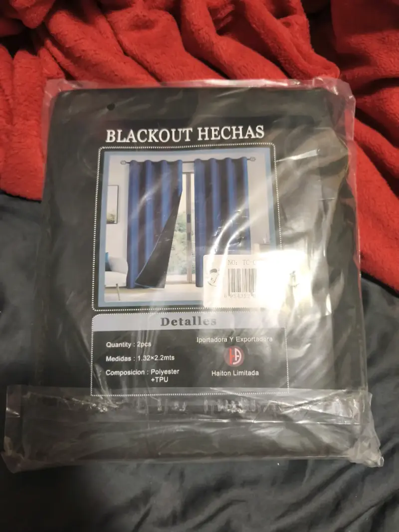 Cortinas blackout hechas de poliéster 1.32x2.2m - 1