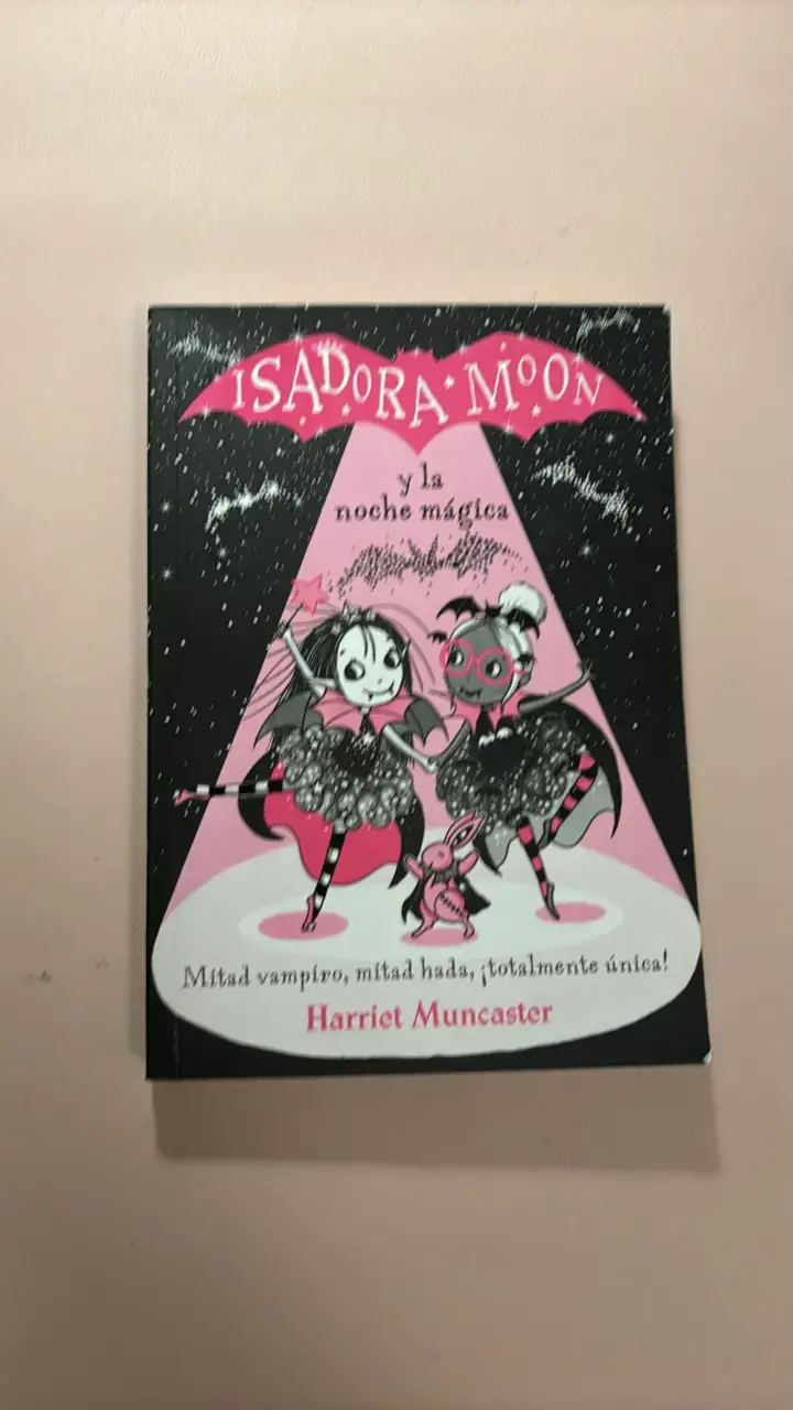 Libro Isadora Moon y la Noche Mágica - 1