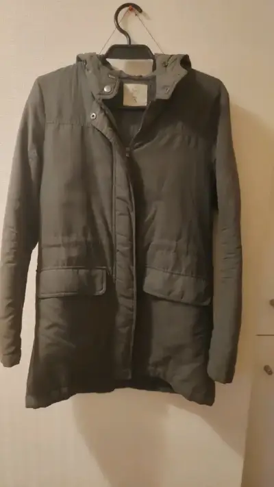 Parka verde con capucha para mujer - miniatura 1