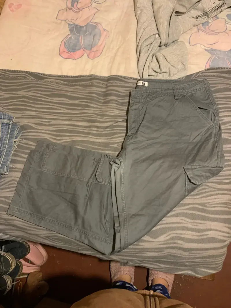 Pantalones cargo gris - 1