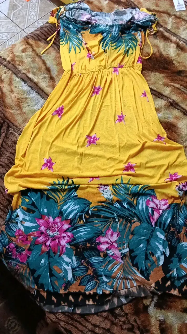 Vestido largo floral amarillo para mujer