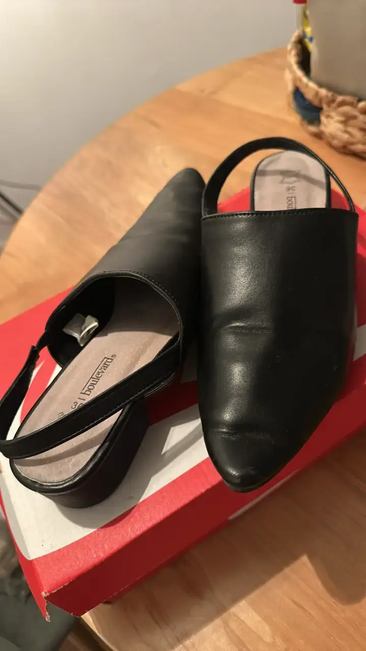 Zapatos de cuero negro con taco bajo - 2
