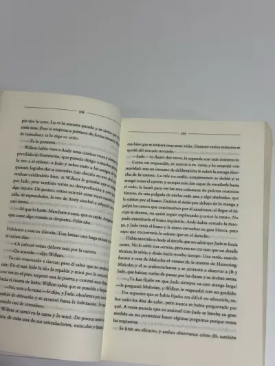 Libro 'Tan Poca Vida' de Hanya Yanagihara - miniatura 4