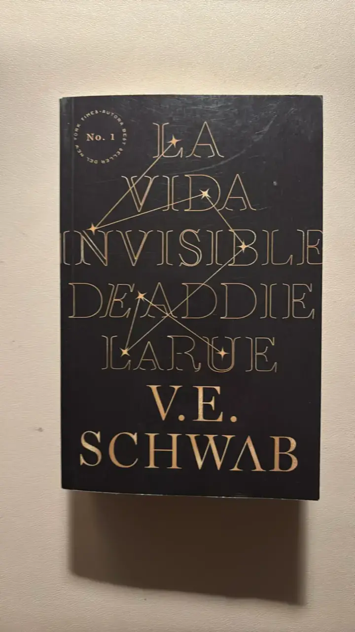 Libro La Vida Invisible de Addie LaRue - 1