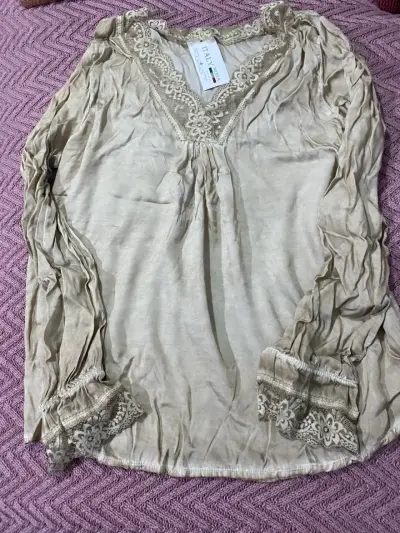 Blusa beige con encaje Italia Moda - miniatura 1