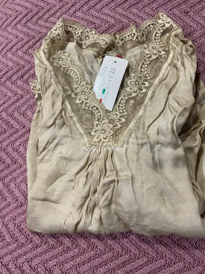 Blusa beige con encaje Italia Moda - 4