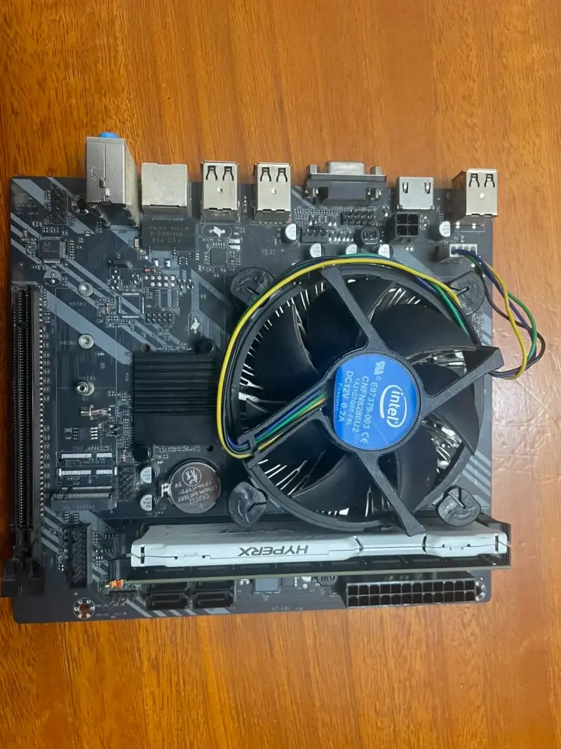 Placa h61 con procesador Intel Core i5 y RAM Hype - 1