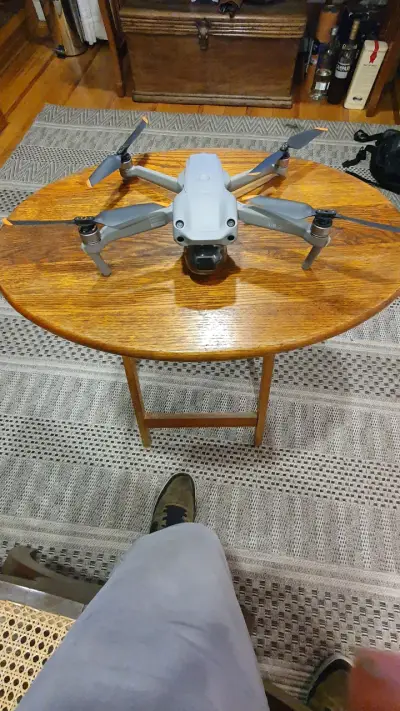Drone DJI Air 2S con control remoto - miniatura 1