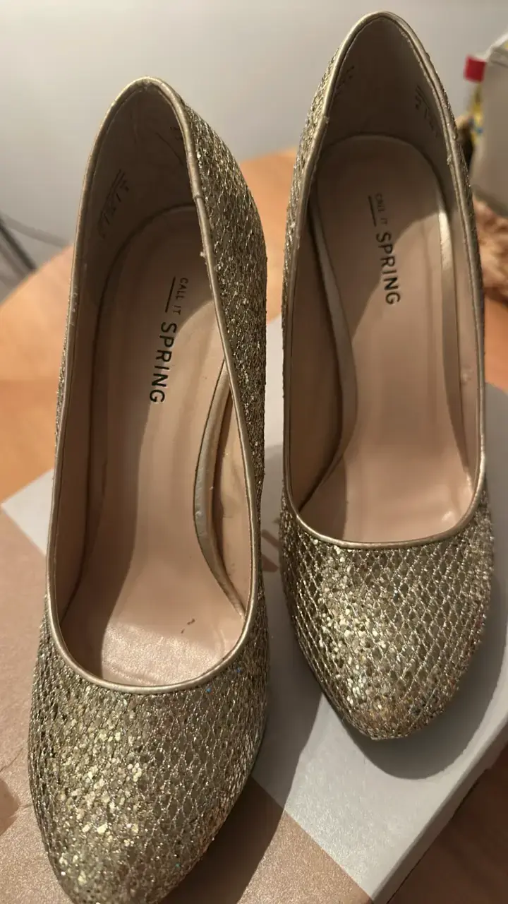 Zapatos de tacón dorados Call It Spring brillantes - 3