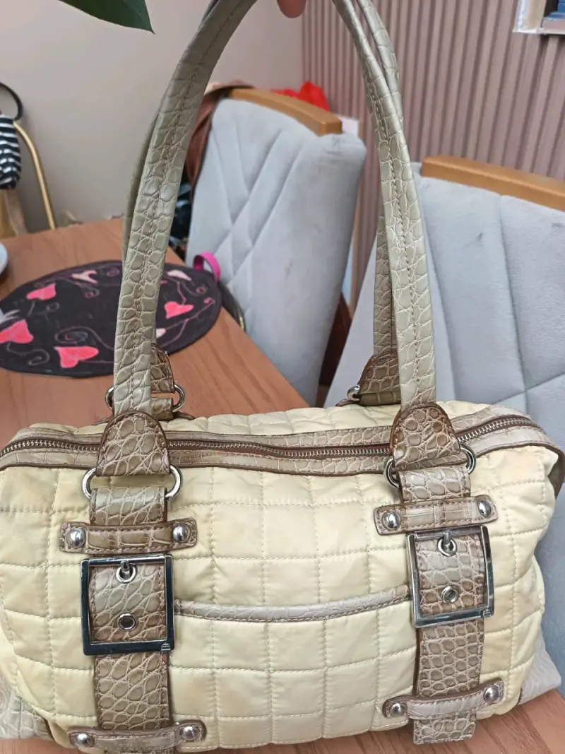 Cartera de hombro biege y café Kathy Van Zeeland - 1