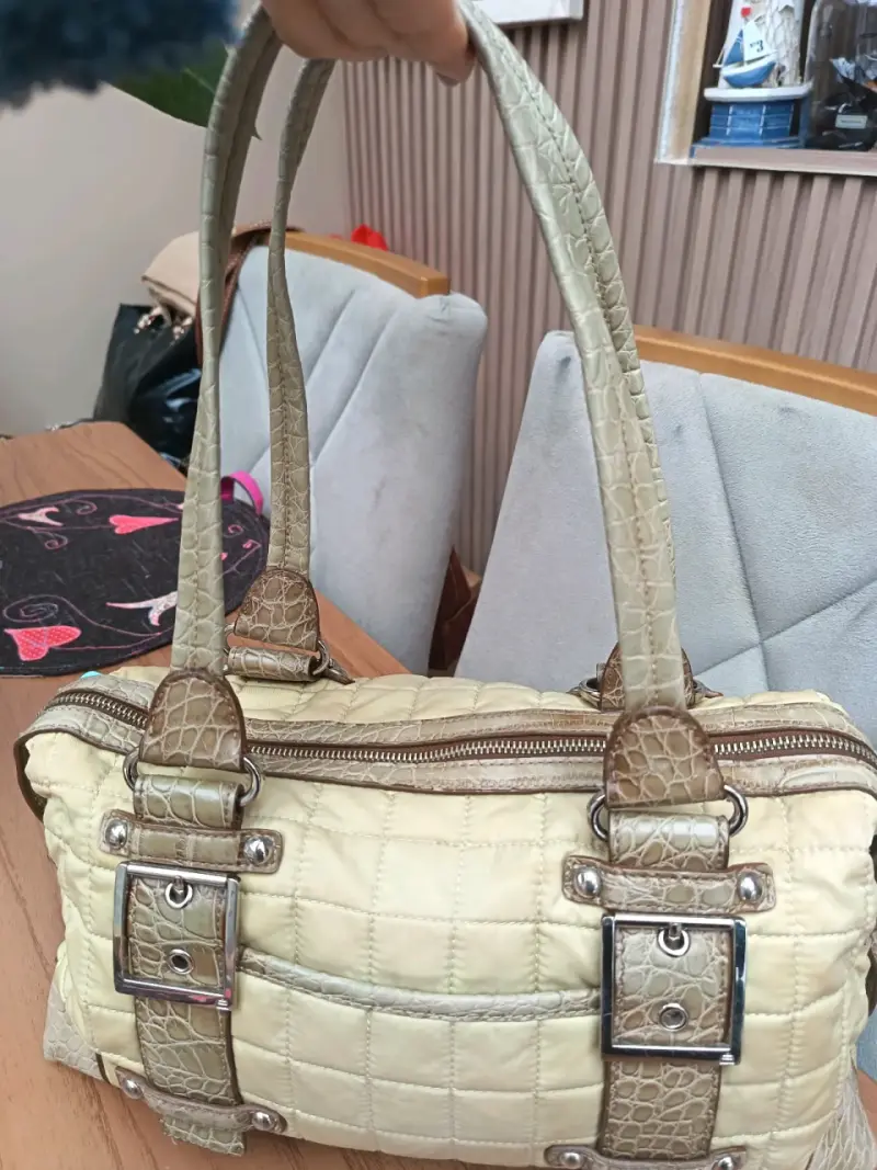 Cartera de hombro biege y café Kathy Van Zeeland - 2